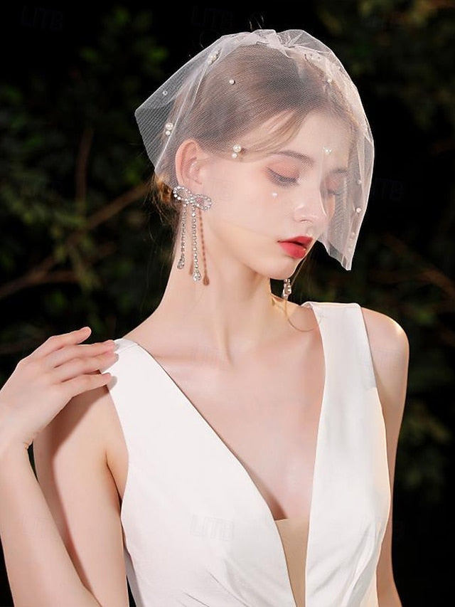 Short with Pearl – Veil and Embellishments Bridal Crystal